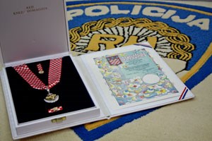 Slika Fotografije/Opcenite fotografije/Odlikovani medjimurski policajci/Odlikovanje_mala.jpg